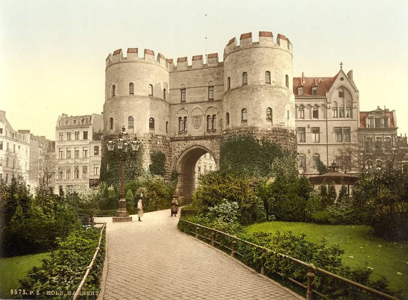 Die Hahnentorburg begeistert auf jeder Klassenfahrt nach Köln. Das mächtige mittelalterliche Tor erzählt 800 Jahre Stadt-Geschichte.