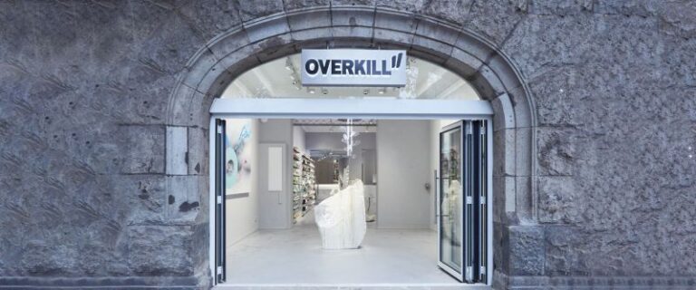 Overkill Köln in der Hahnenstraße: Der perfekte Shopping-Stopp für Sneaker-Fans auf Klassenfahrt. Streetwear im Herzen der Stadt.